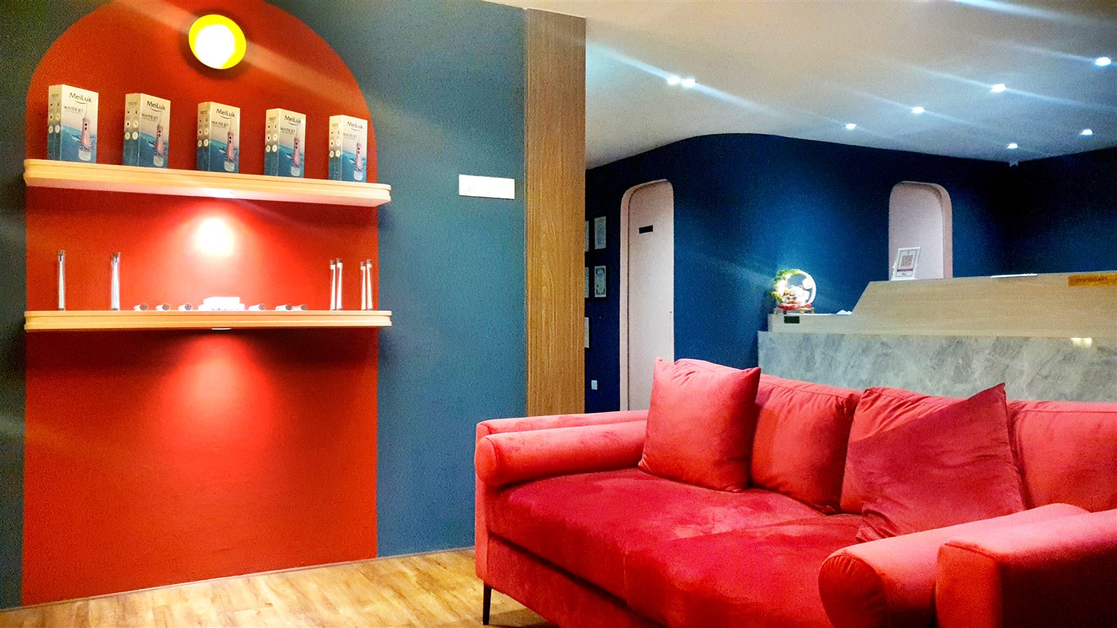 Waiting lounge and reception at our Ara Damansara branch