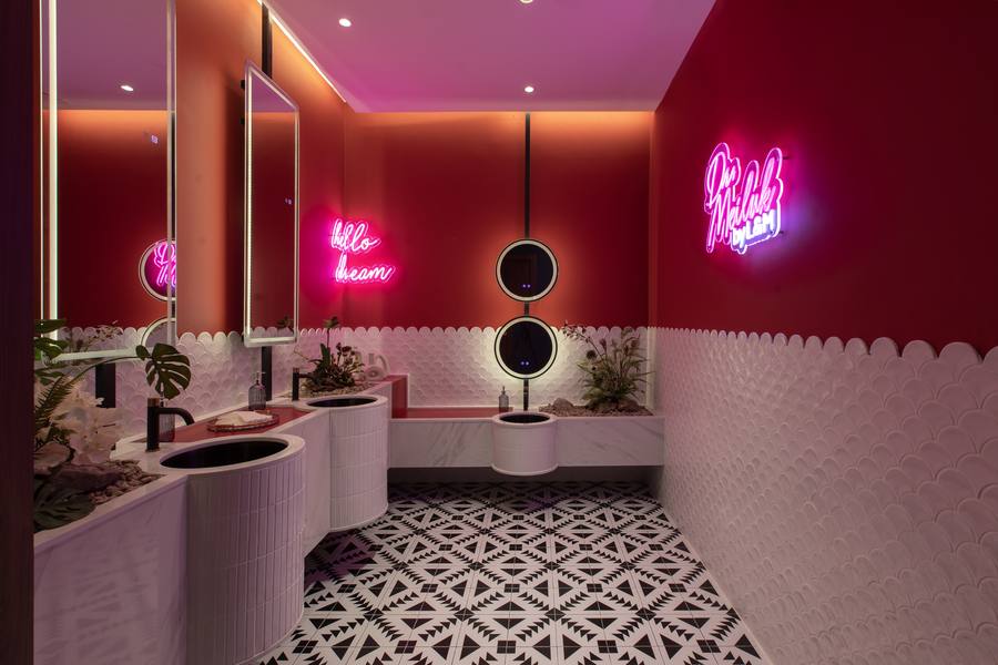 Restroom at Dr MeiLuk by L&M Dental Clinic